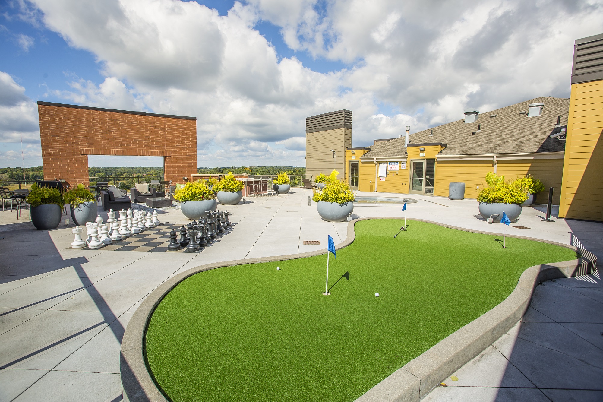 Bluffs at Nine Mile Creek Apartments in Eden Prairie, MN